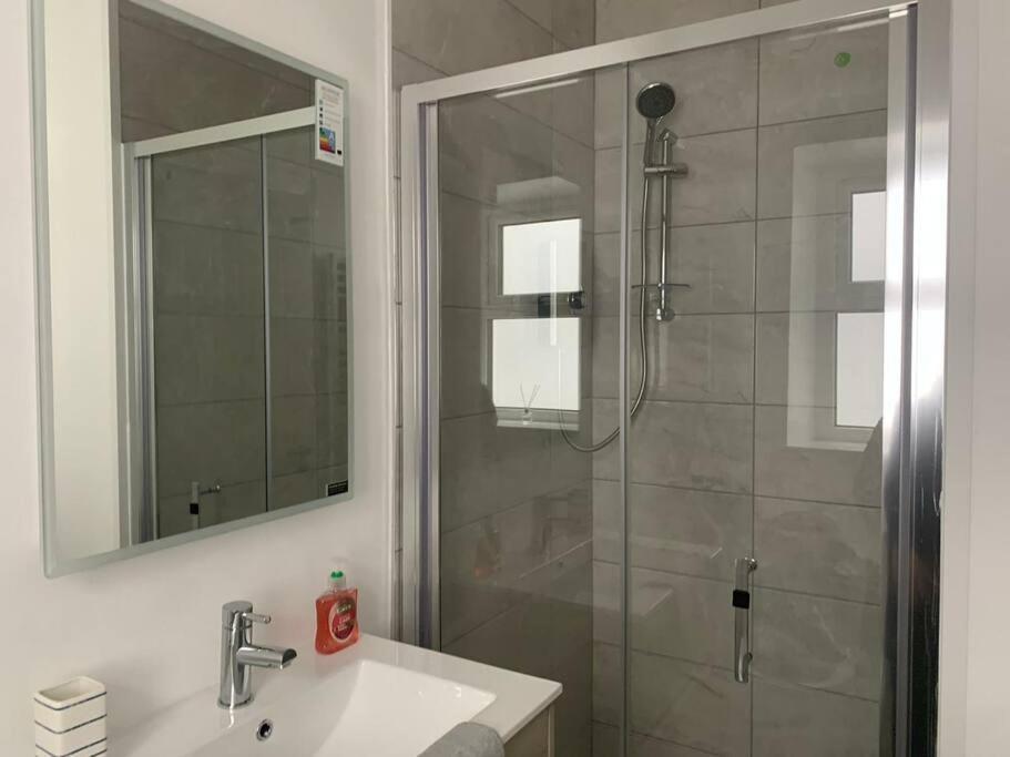 Modern Apartment With Sea Views Портраш Екстер'єр фото