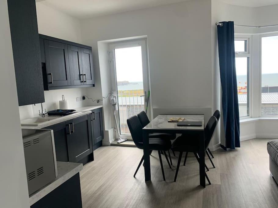 Modern Apartment With Sea Views Портраш Екстер'єр фото