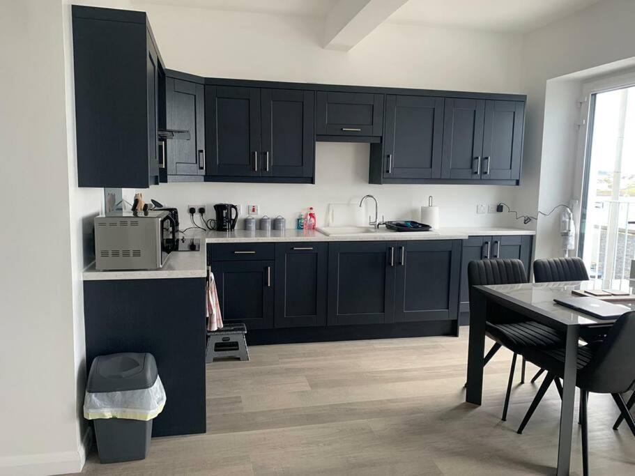 Modern Apartment With Sea Views Портраш Екстер'єр фото